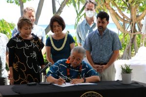 Governor signs Miloli'i rule
